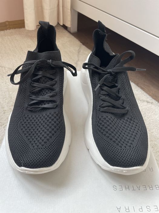 Дамски черни маратонки