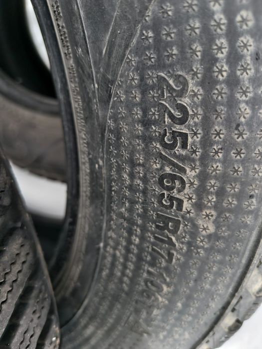 Продам зимние шины 225/65/17