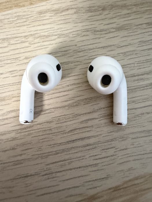 Продам Apple Airpods Pro 2