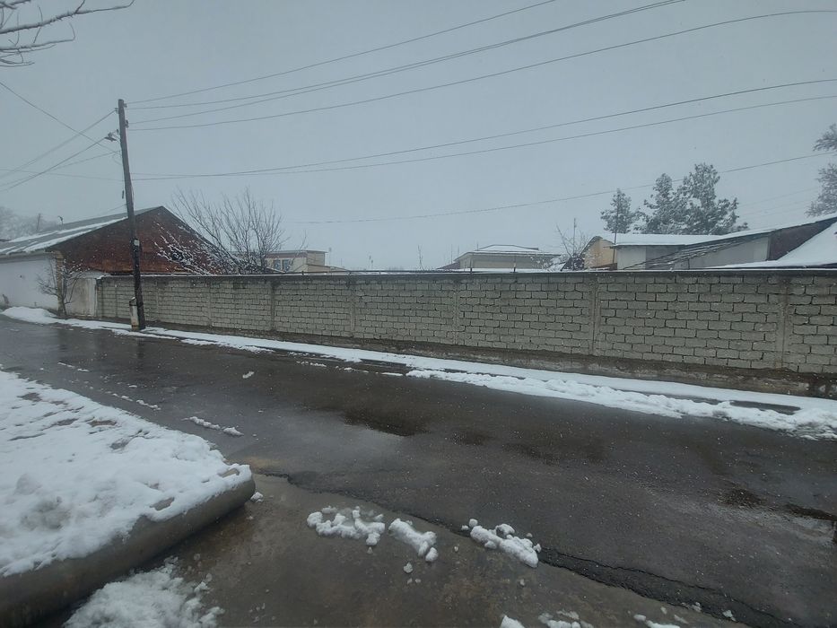 Продаётся дом в центре Газалкента