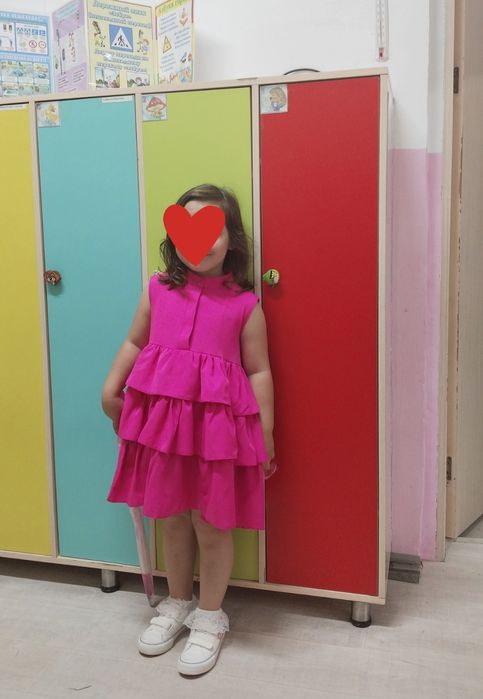 Продам нарядное платье для девочки