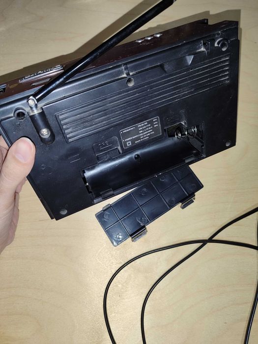 Радио для местных радио каналов и прослушивания музыки через флешку