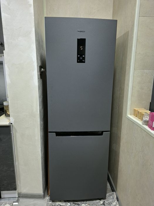 Продаётся холодильник Бирюса w920nf