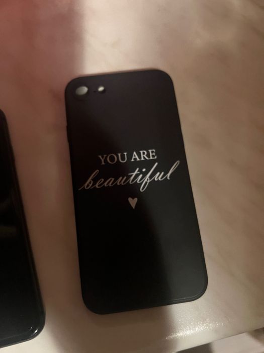 Vand iPhone 8 64 gb ca nou