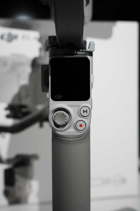 Продам DJI RS 4 Mini в идеальном состоянии.
