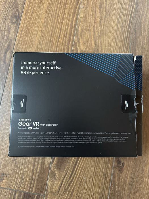 Vând ochelari Samsung Gear VR cu Controller