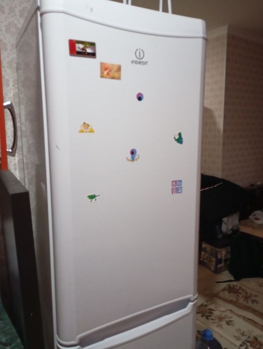 Продам холодильник на запчасти