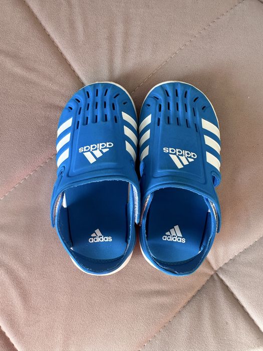 Продаются детские босоножки