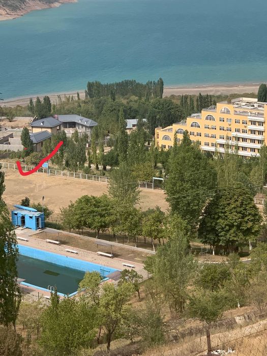 Бурчмулла 5,5 сотых дача сотилади.