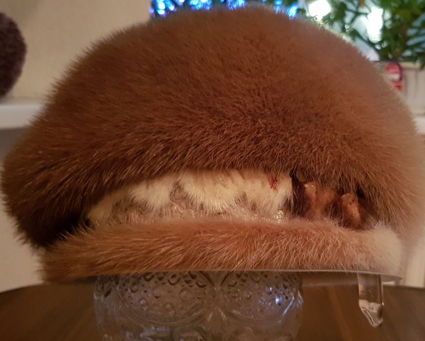 Продам зимние шапки б/у