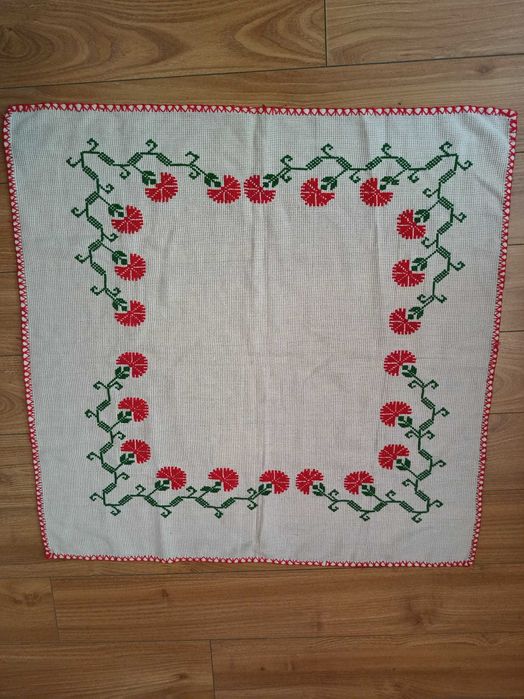2 fete de mese cusute manual/pe itamima/handmade