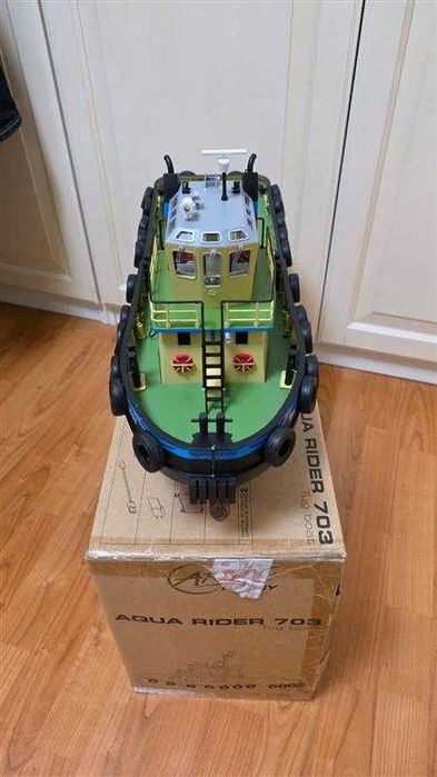 Barca cu telecomanda ARCTIC Hobby - Southampton Aqua Rider 703