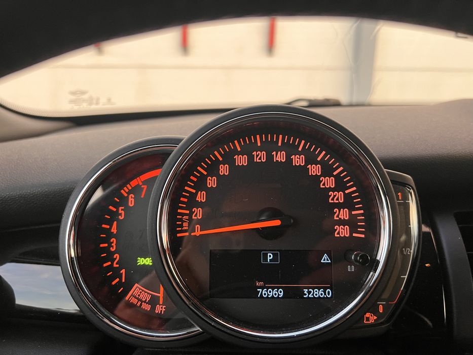 Vand Mini Coper , impecabil