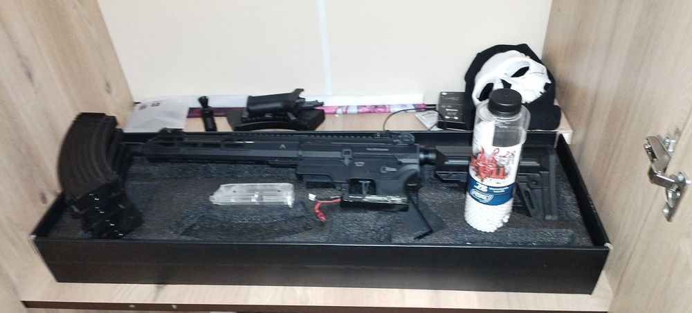 Airsoft Висок клас Реплика+4 пълнителя+ 11.1V батерия + спийдлоудър и 1600 топчета АСГ ДЕВИЛ