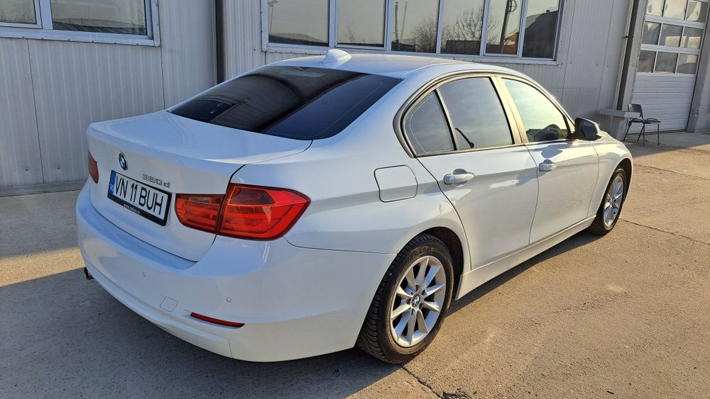 Bmw F30//184cp//manual