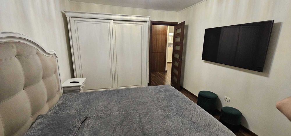 Inchiriez apartament 4 camere zona Victoria intersectie Emag