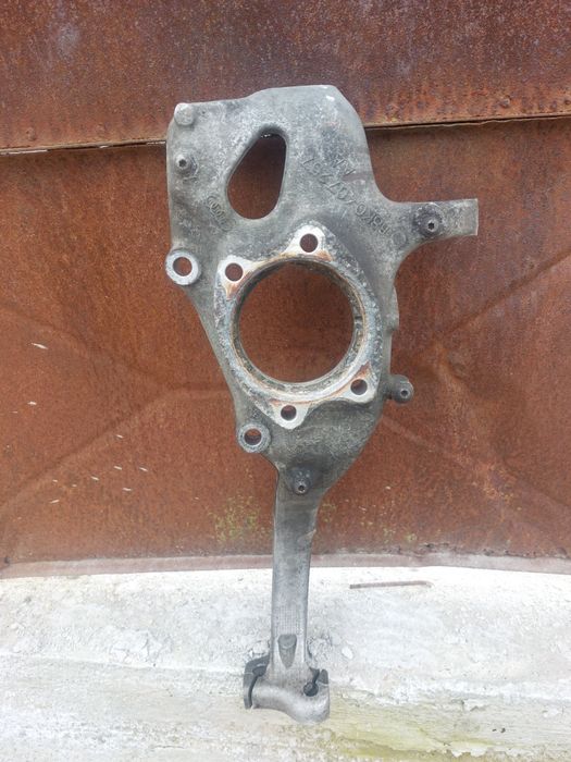 Fuzeta stanga audi4 cu pivot de 21 în stare fbuna