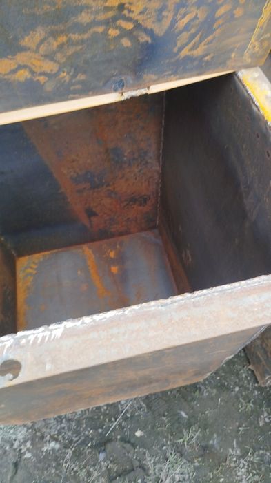 Мусорный контейнер бак