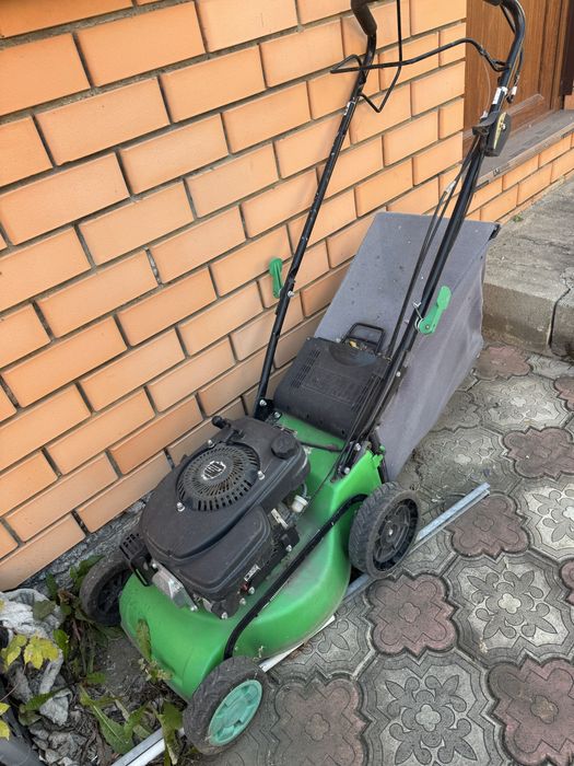 Газонакасилка на бензине