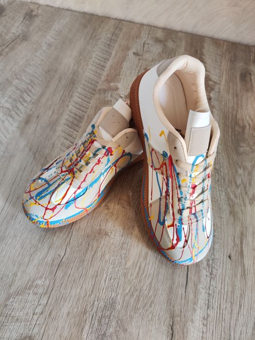 Продам кроссовки новые