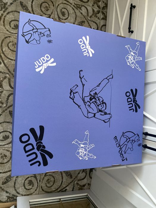 продам новую пустую коробку