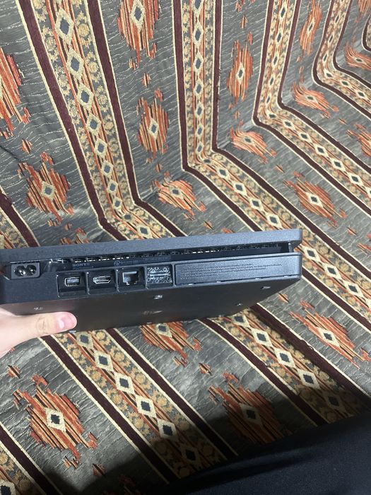 Sony PlayStation 4 slim