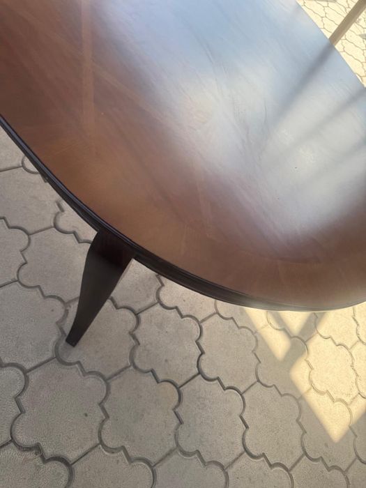 Стол для гостей.