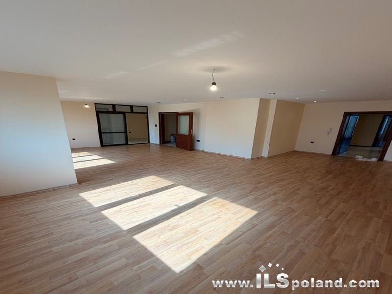 Продава се Многостаен апартамент в Варна, Окръжна болница - 195 кв.м за 1944 €/кв.м - Снимка #9