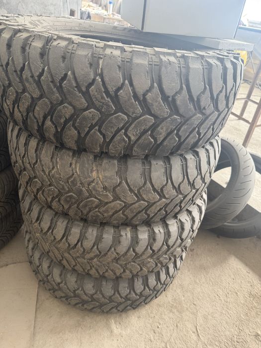 Гуми 31 / 10.5 / 15