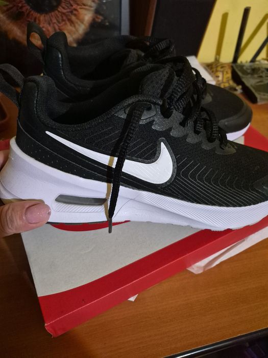 Adidasi dama Nike