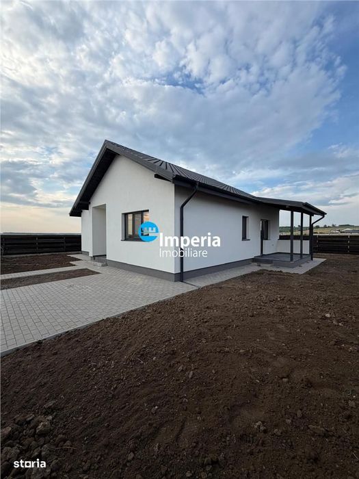 Casa 3 cam, 2 bai, Beci, canalizare, Ciurbesti Miroslava