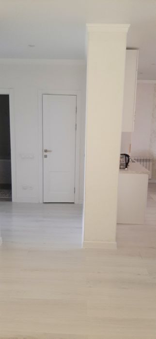 Продам евротрешку район 8 школа.