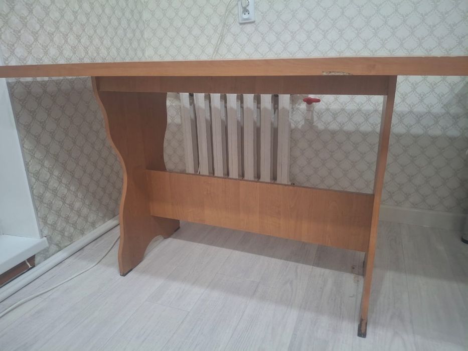 Продам стол в отличном состоянии