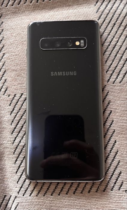 Продаю Samsung s10