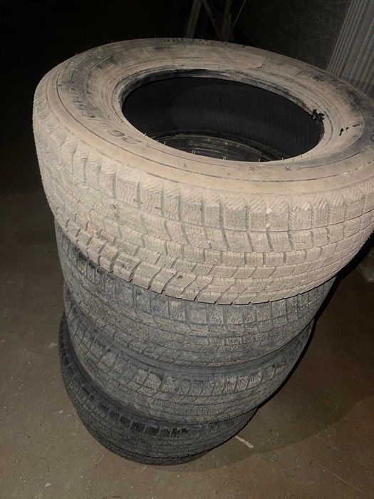 шины зимние б/у размер 265/65/R17