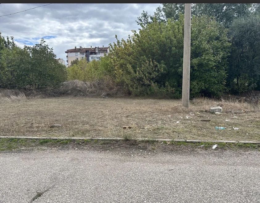Продава се парцел с право на строеж в кв.Бонония