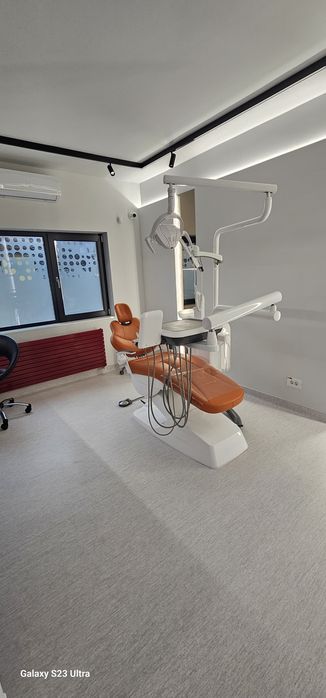 Cautam colaborare cu un medic stomatolog