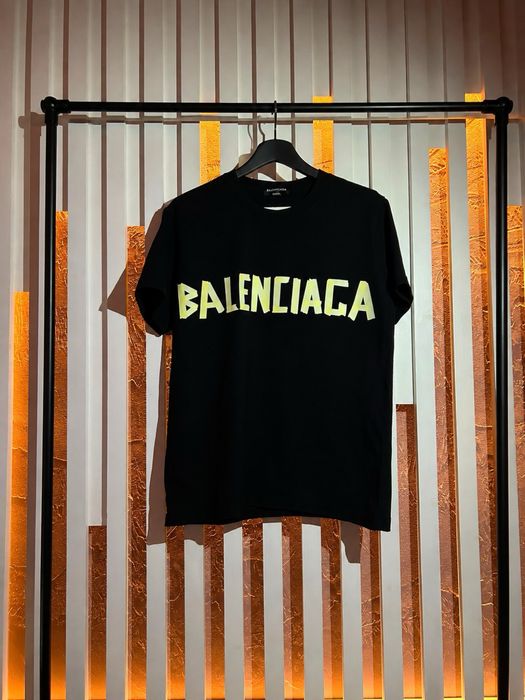 Tricou Balenciaga