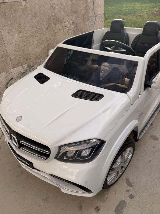 Двуместна Акумулаторна  кола mercedes AMG GLS 63