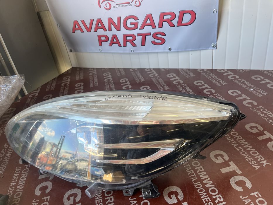 Фар Renault Scenik 2012-