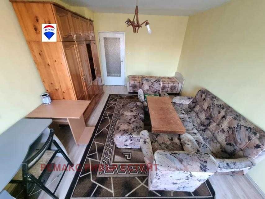 Дава се под наем Двустаен апартамент в Русе, Родина 2 - 64 кв.м за 255 € - Снимка #2
