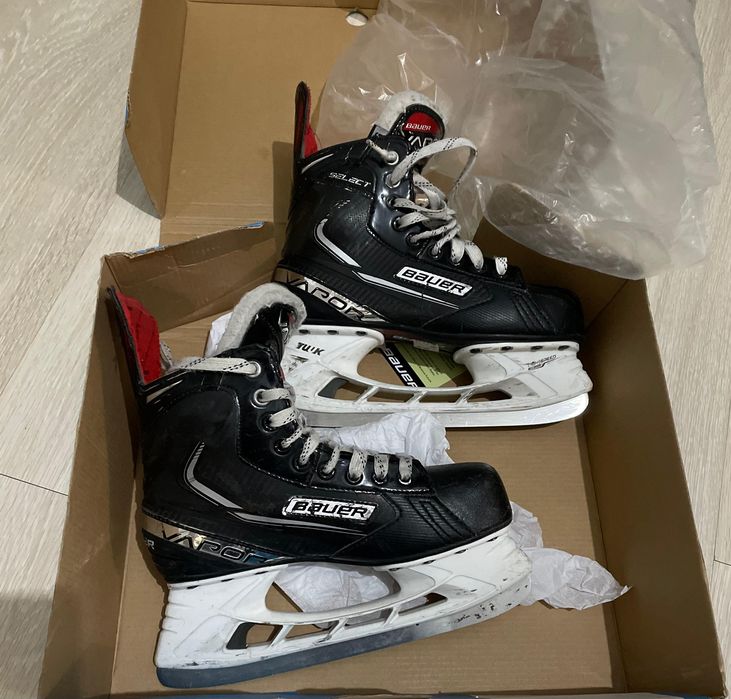 Хоккейные коньки