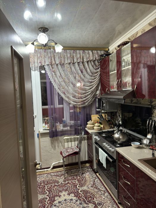 Продаеться 4-х комнатная квартира