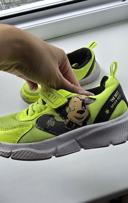 Детские кросовки.