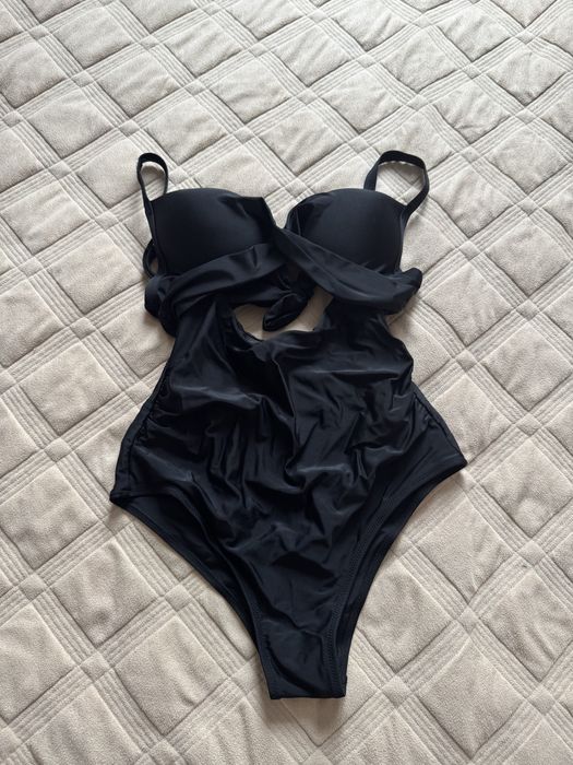 Продам женские купальники