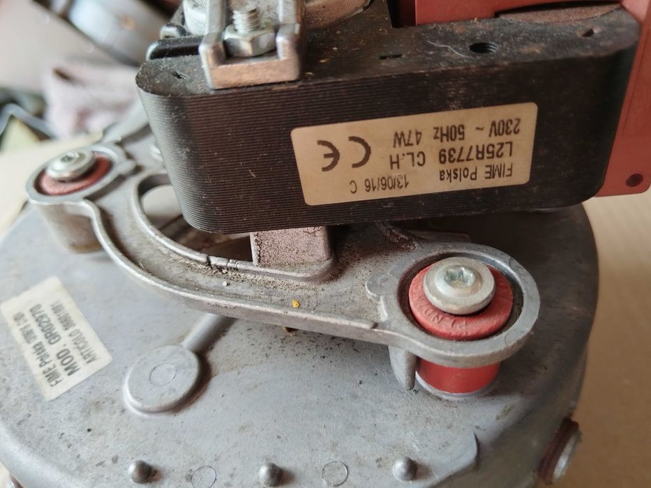 Suflanta ventilat centrala termica soba rumeguș ulei ars