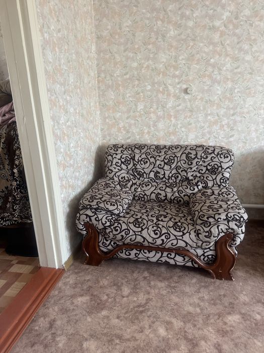 Продам диван и кресло