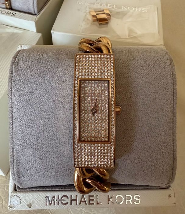 Часовник Michael Kors MK5896 и MK3307