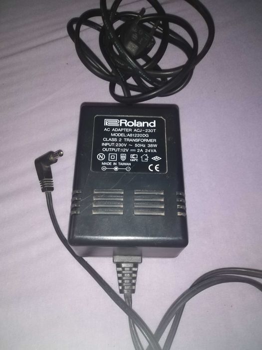 Roland E 68 Йоника електронно пиано - Отлично състояние ! + Калъфка