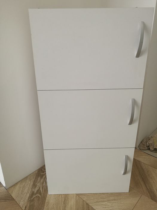 Подвесной шкафчик